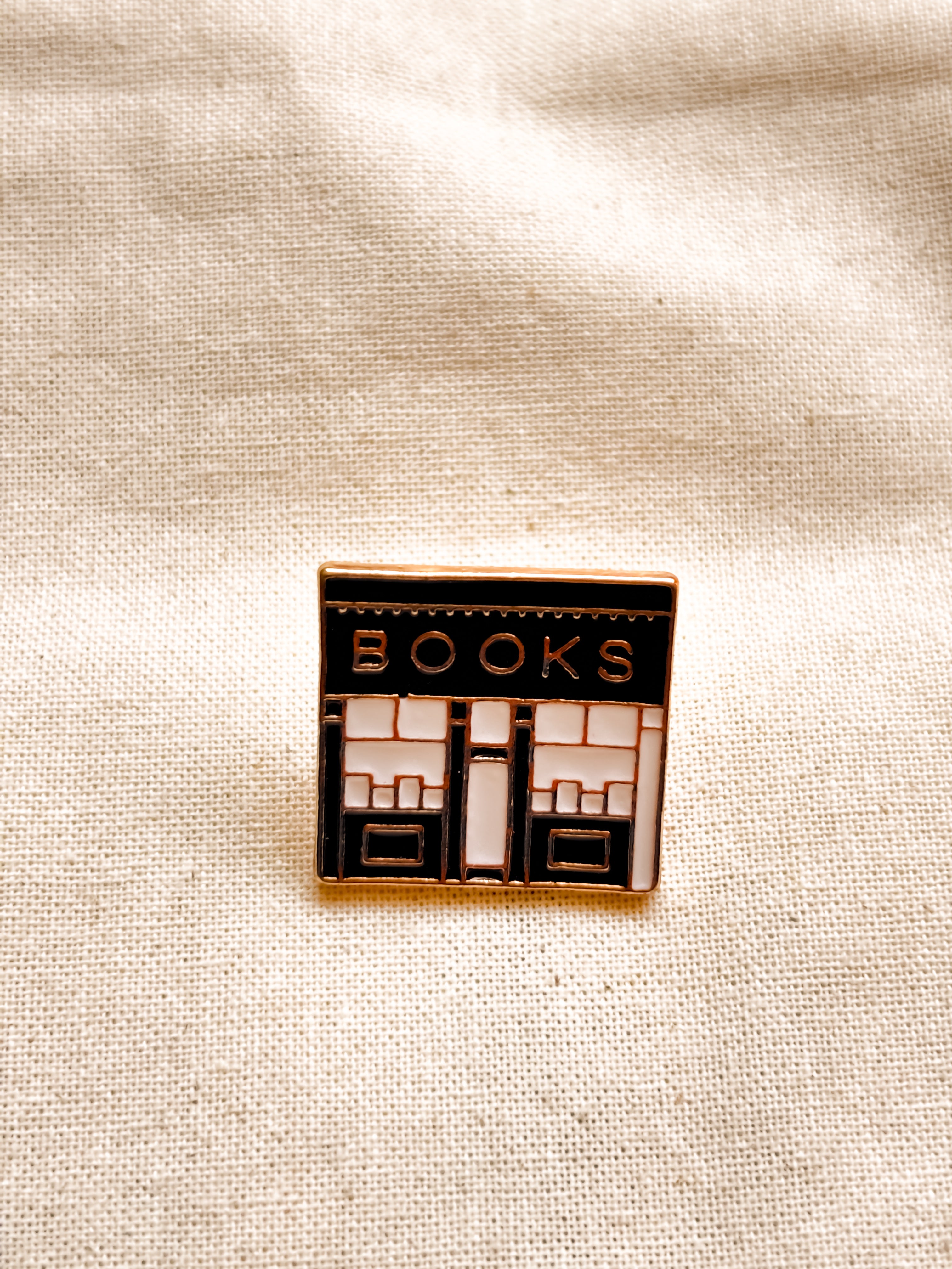 Pin "Bookshop"