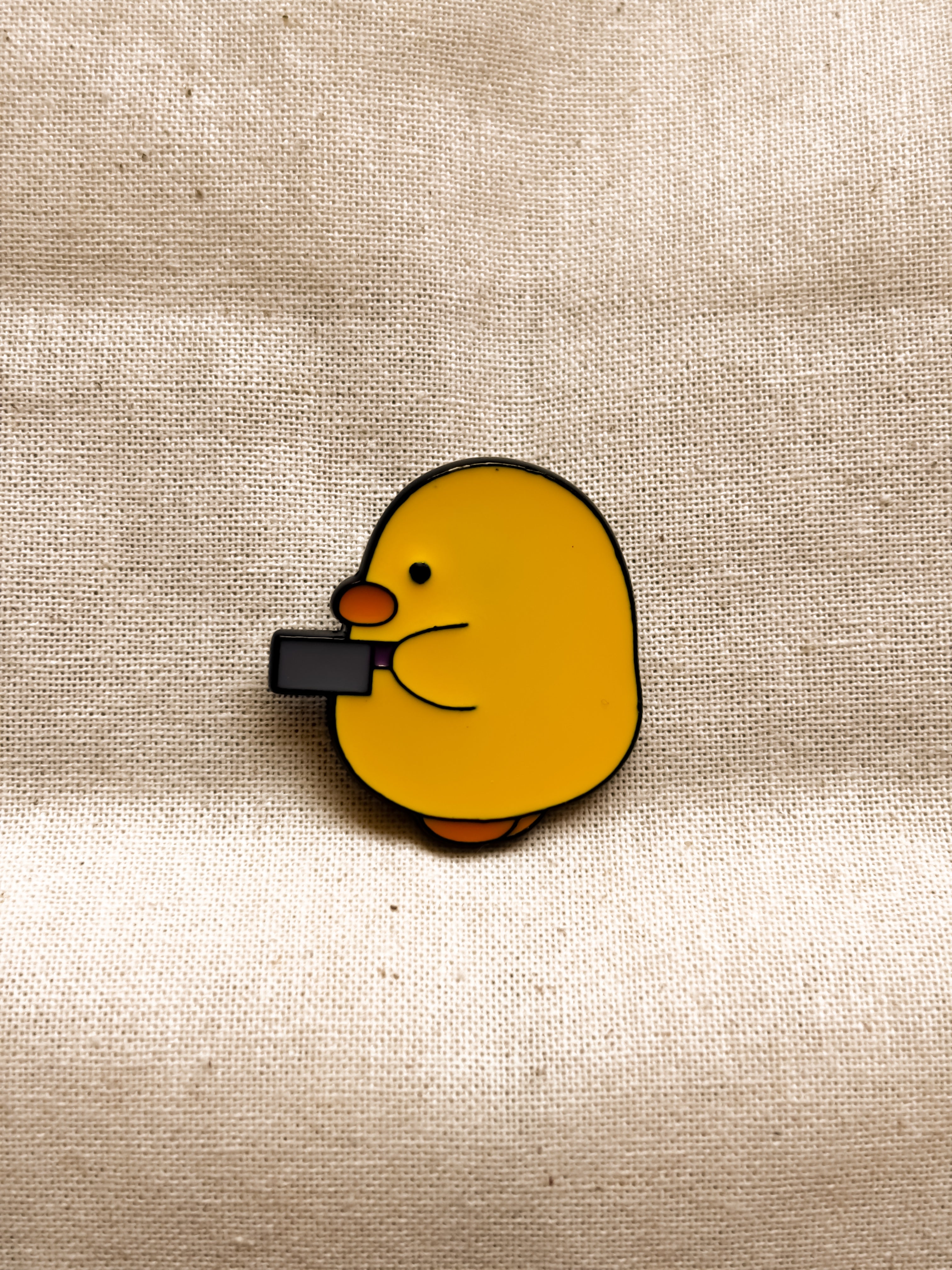 Pin "Pollito con machete"